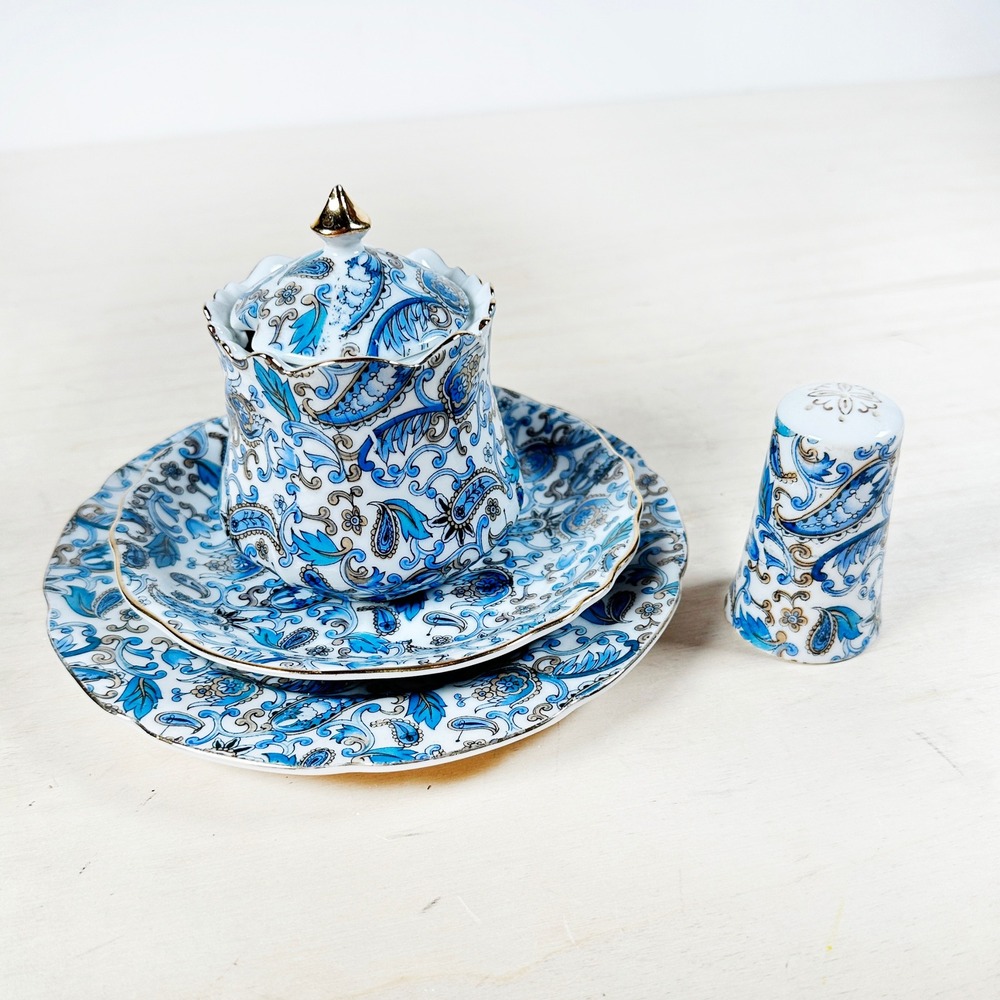 Vintage Lefton Lot‎ Hand Painted China Sugar Bowl with Plate Blue Floral Shaker